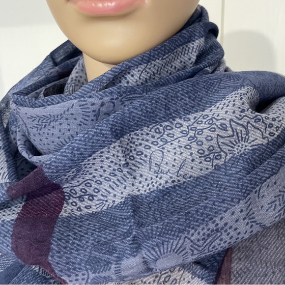 100% Authentic Burberry lightweight cashmere blend scarf delicate - Picture 7 of 8